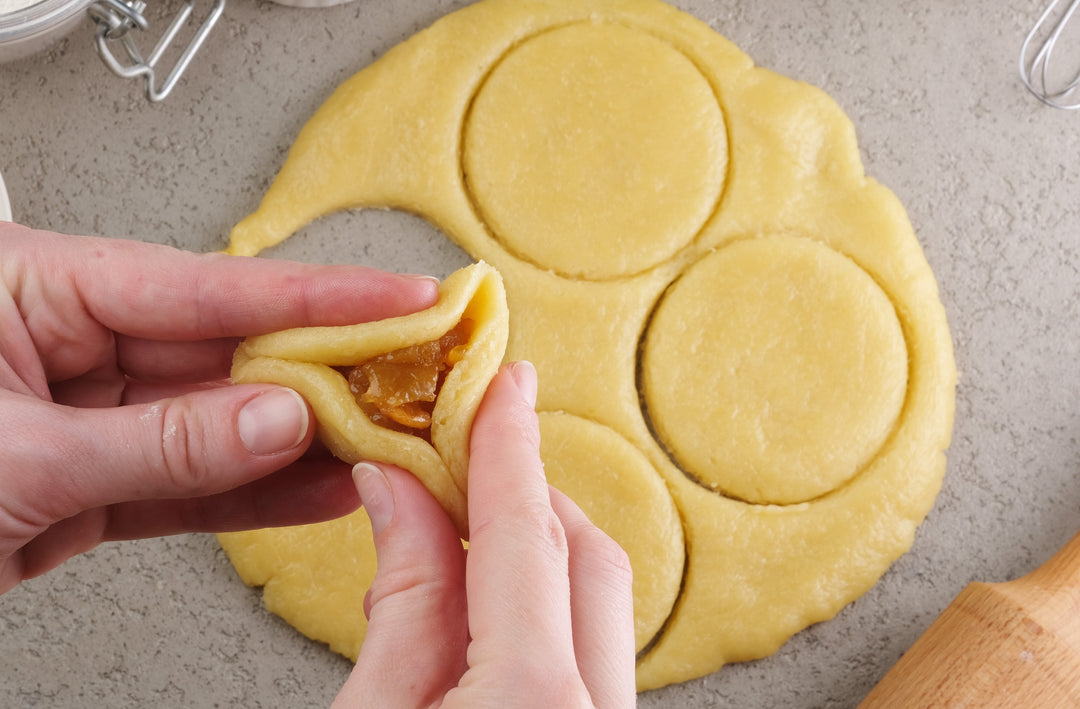 Apricot Flavored Pasty Filling 3.5 lbs. tub